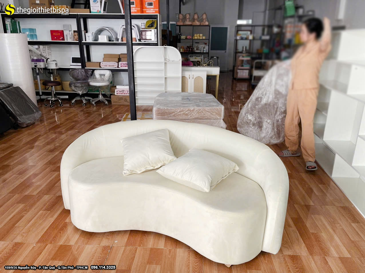 Biến Không Gian Spa Của Bạn Thành Thiên Đường Thư Giãn Với Ghế Sofa Spa Cao Cấp
