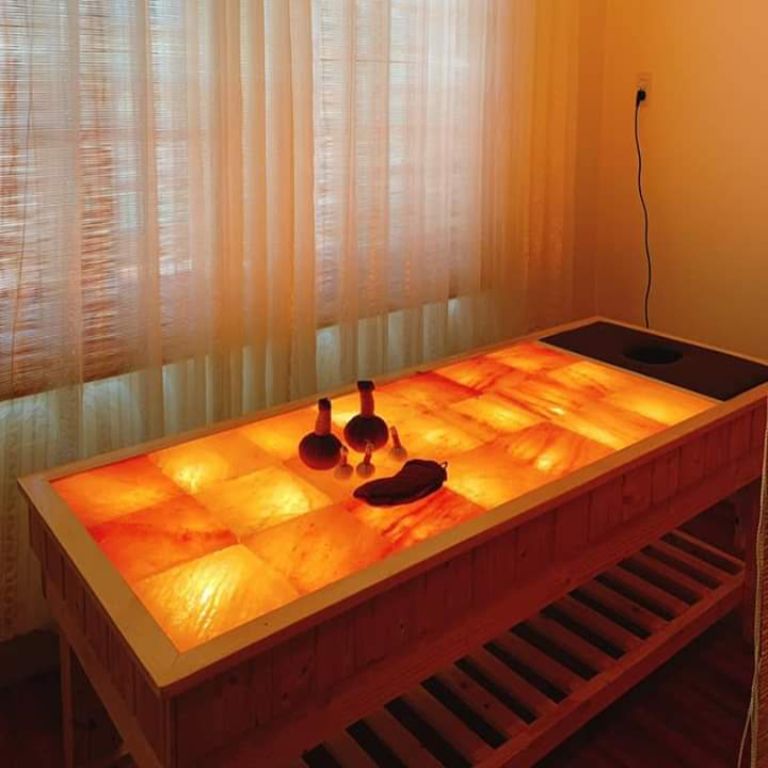 Giường đá muối Himalaya loại 18 viên