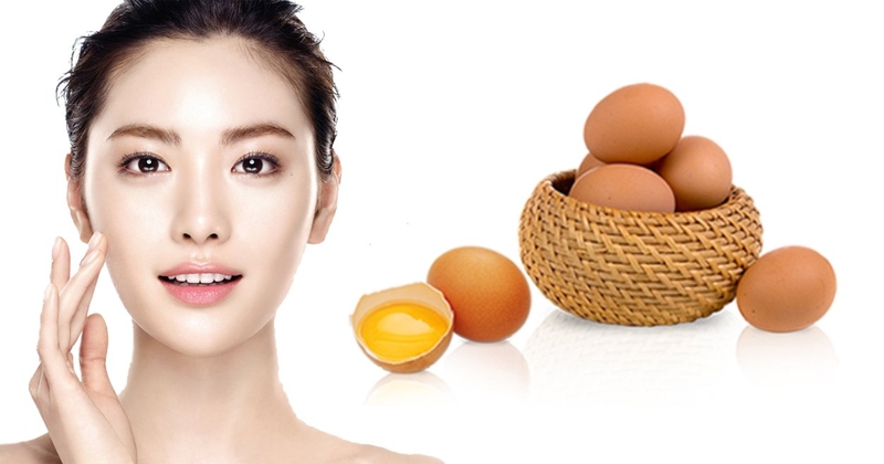 Căng da mặt bằng trứng gà giúp loại bỏ vết thâm nám, làn da mịn màng hơn